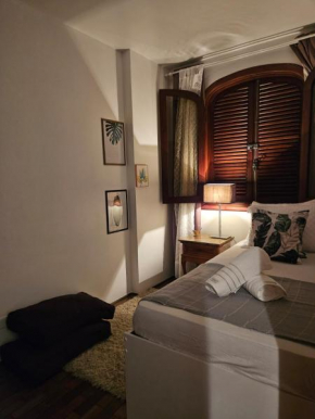 Aconchegante suite privativa com garagem, piscina e sauna